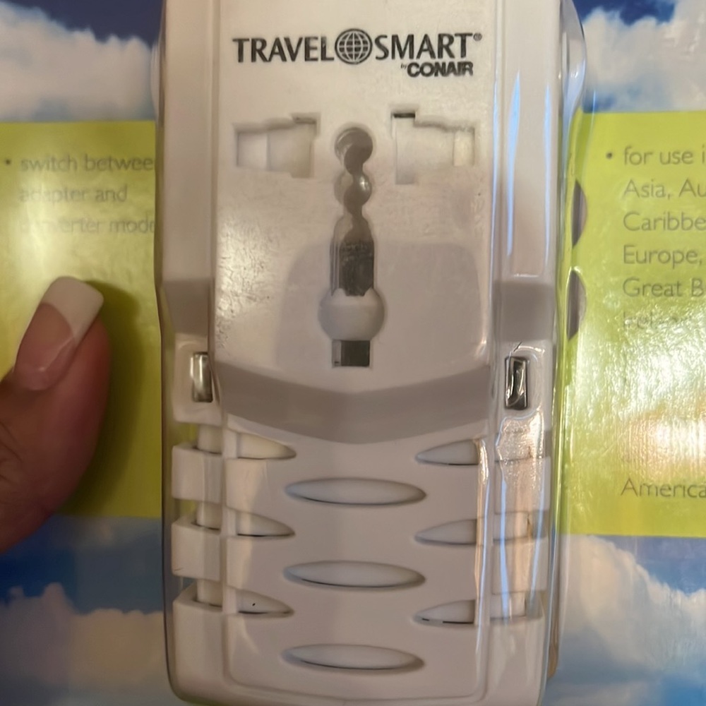 BNIP Travel Converter - Picture 7 of 8